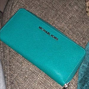 Micheal kors wallet